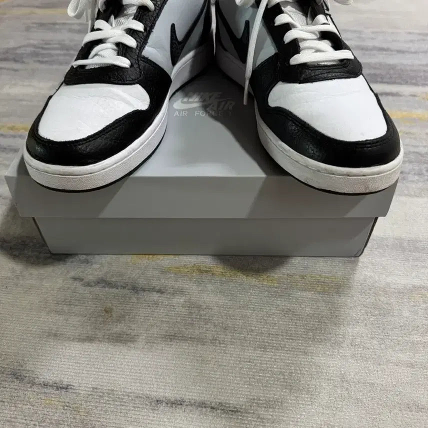 [BUNJANG] Nike Dunk Low Panda Sneakers / 나이키 범고래 신발