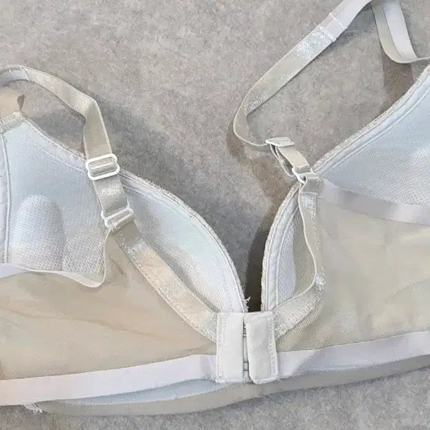 [BUNJANG] White Patterned Bra 80B / 화이트 패턴 브라80B