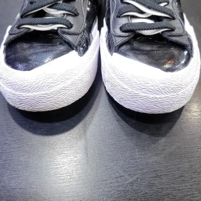 [BUNJANG] Nike Sacai Blazer Low Black Sneakers / 나이키 사카이 블레이저 로우 블렉 270