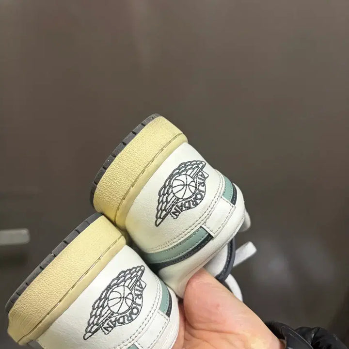 [BUNJANG] Nike Jordan 1 Low Anthracite (W) Sneakers / 나이키 조던1 로우 앤트러사이트 세일 (W)