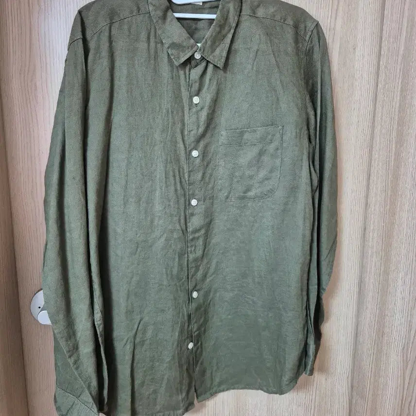 [BUNJANG] Uniqlo Linen & Slim Fit Shirts Bundle / 유니클로 베이지 린넨 긴팔 셔츠xl, 유니클로 슬림핏 블루셔츠 L 외