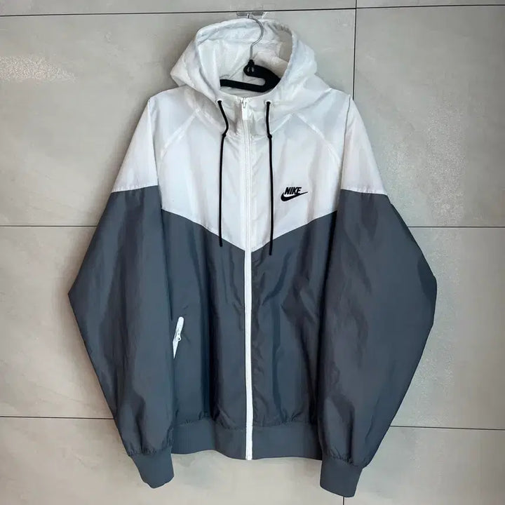 [BUNJANG] Nike Windrunner Windbreaker (L) / 나이키 윈드러너 바람막이 (L)