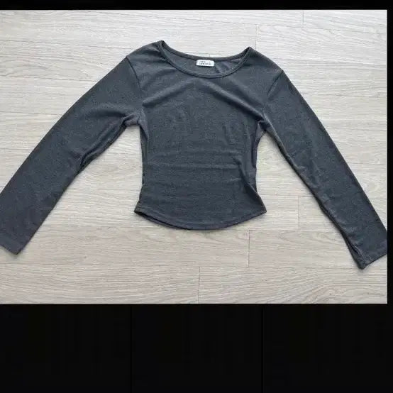 [BUNJANG] Lookatme Basic Long Sleeve T-shirt Charcoal / 급처!!!! 에이블리 룩캣미 긴팔 기본티 차콜색상