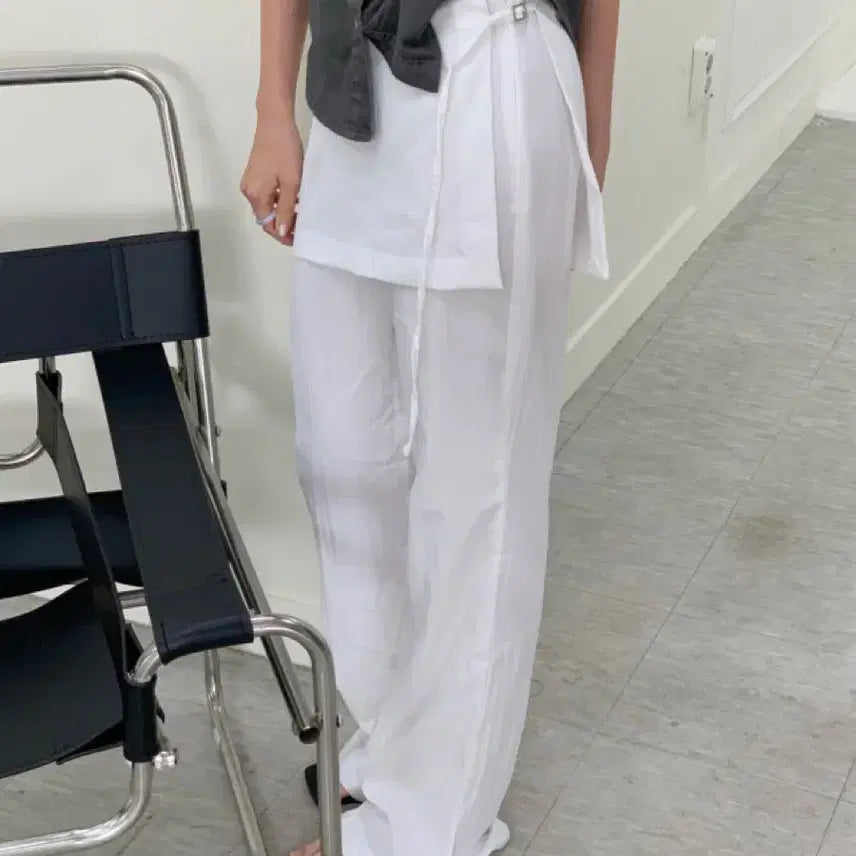 [BUNJANG] Avely Layered Semi Bootcut Skirt Pants White / 에이블리 레이어드 세미부츠컷 스커트팬츠 화이트