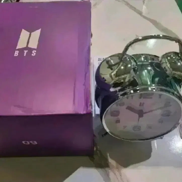 [BUNJANG] BTS Alarm Clock + Photocard Set / 새상품) BTS 알람 시계 +  포토카드 세트 판매합니다