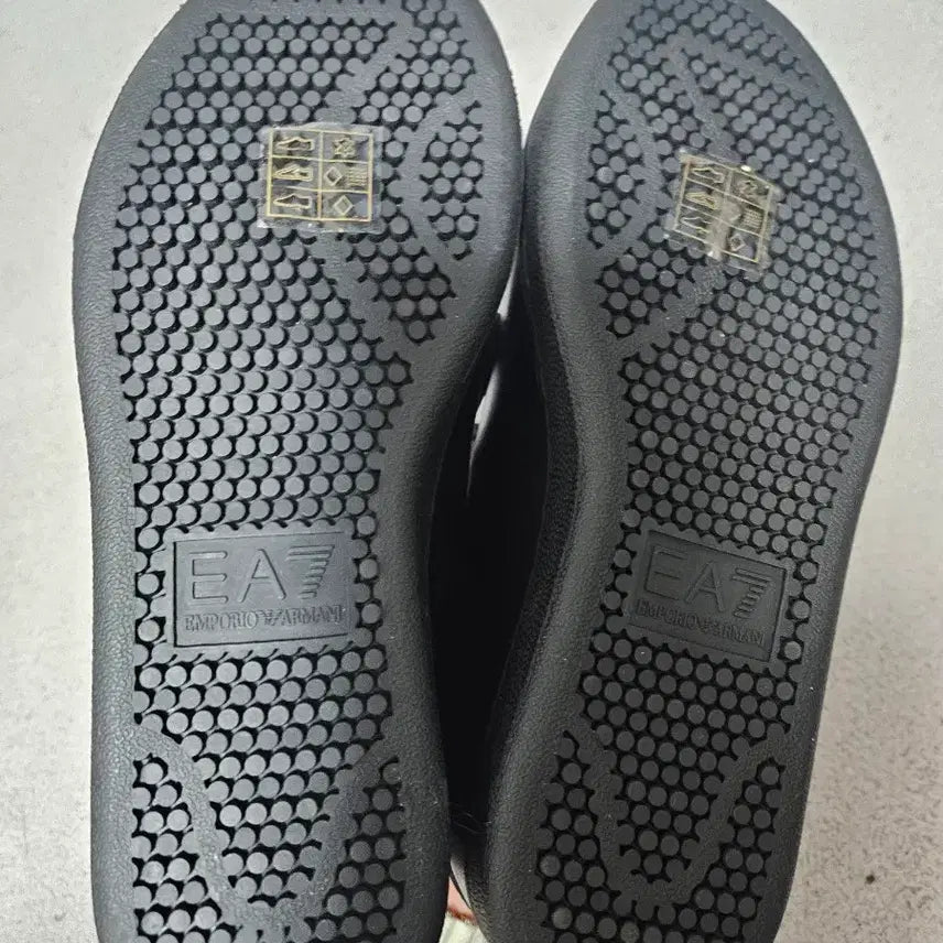 [BUNJANG] Emporio Armani Black Leather Sneakers (Size 230) / 엠포리오 아르마니의 블랙 가죽 스니커즈 새상품 230사이드