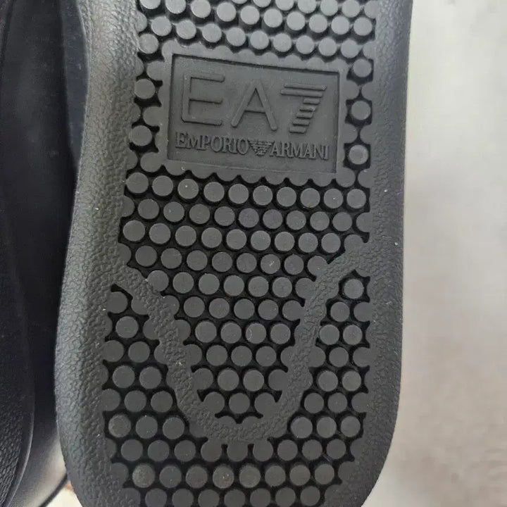 [BUNJANG] Emporio Armani Black Leather Sneakers (Size 230) / 엠포리오 아르마니의 블랙 가죽 스니커즈 새상품 230사이드