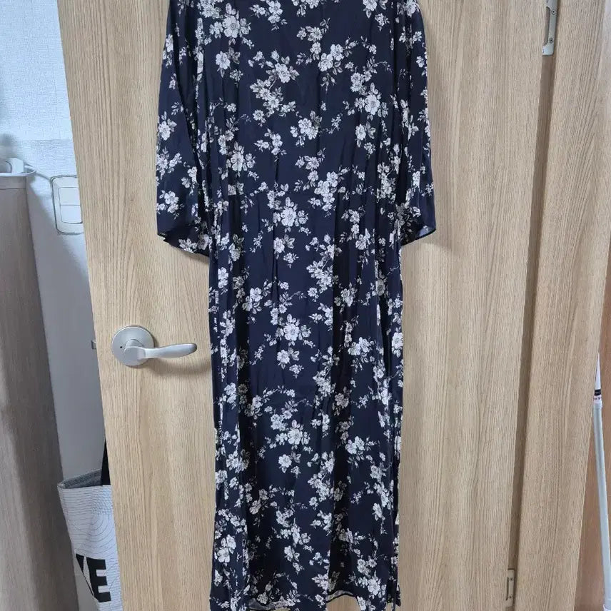 [BUNJANG] Flower Wrap Long Dress Black One Size / 플라워 랩 롱 원피스 검정색 프리사이즈