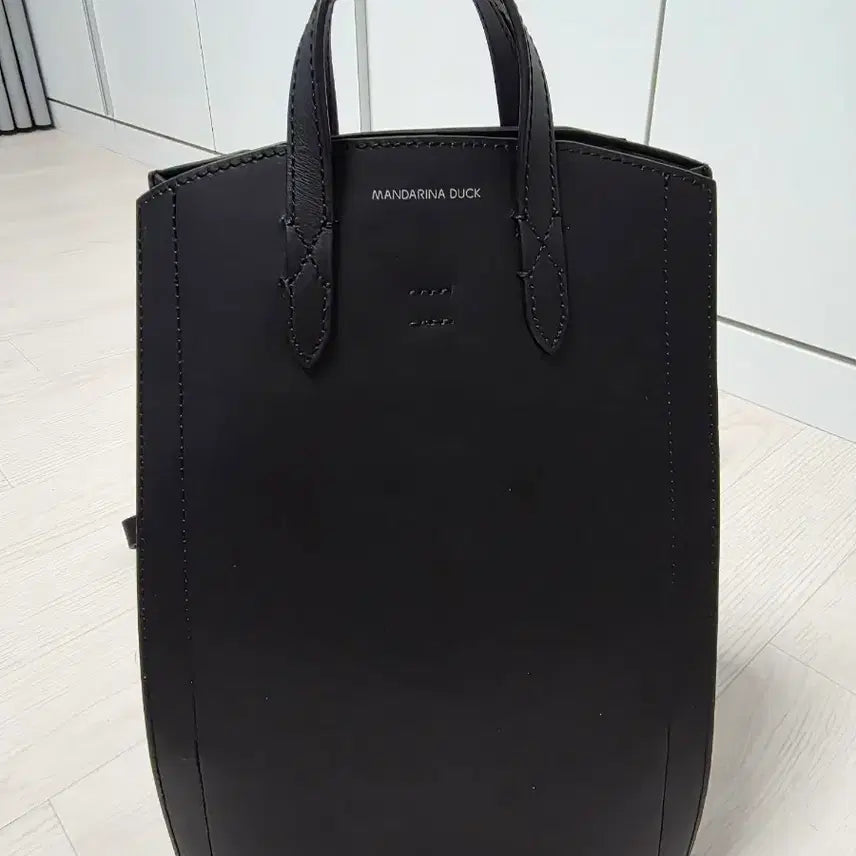[BUNJANG] Mandarina Duck Black Leather Backpack / 만다리나덕 블랙  백팩