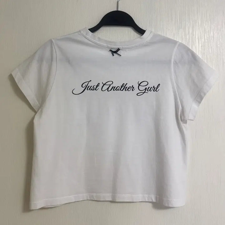 [SOLD OUT] 에즈이프캘리 화이트 리본 반팔 티셔츠