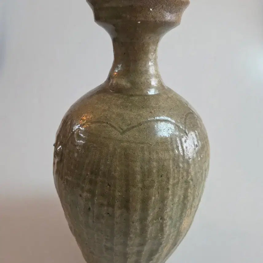 [BUNJANG] Goryeo Dynasty Early Celadon Melon-Shaped Wide-Mouth Vase / 골동품 고려시대 전기 고려청자 참외골 광구병