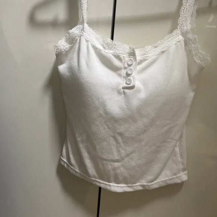[BUNJANG] Zigzag ABLY Lace Cap Sleeveless Top White / 지그재그 에이블리 레이스 캡나시 화이트