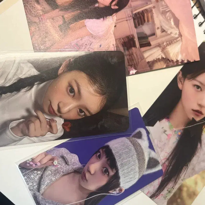 [BUNJANG] ILLIT Moka Photocard &amp; Postcard Bundle Set / 급처! 하자X) 아일릿 모카 포카, 엽서 일괄 양도