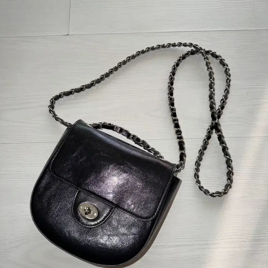 [BUNJANG] Black Chain Crossbody Bag / 블랙 체인 크로스백 가방