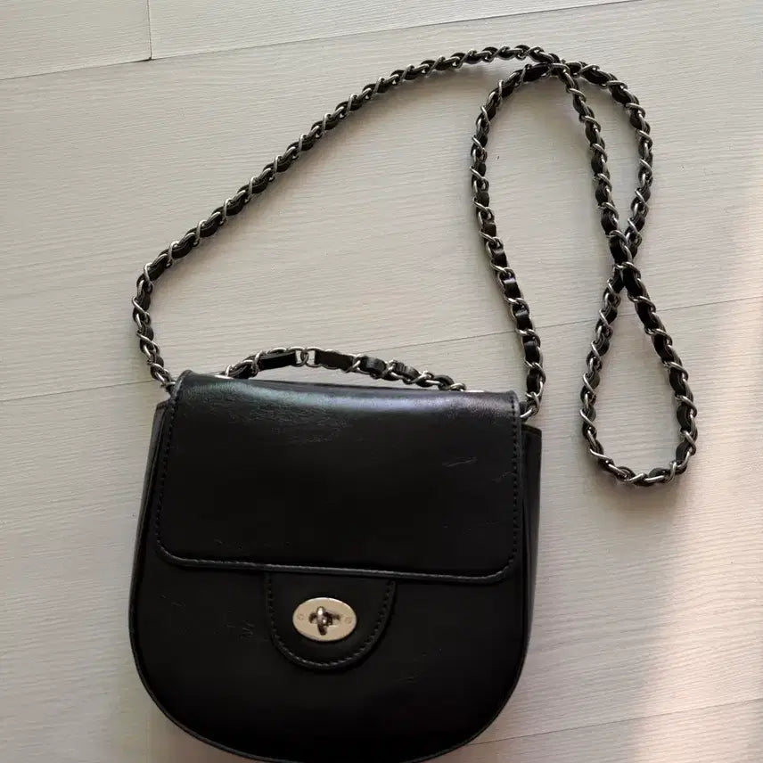 [BUNJANG] Black Chain Crossbody Bag / 블랙 체인 크로스백 가방