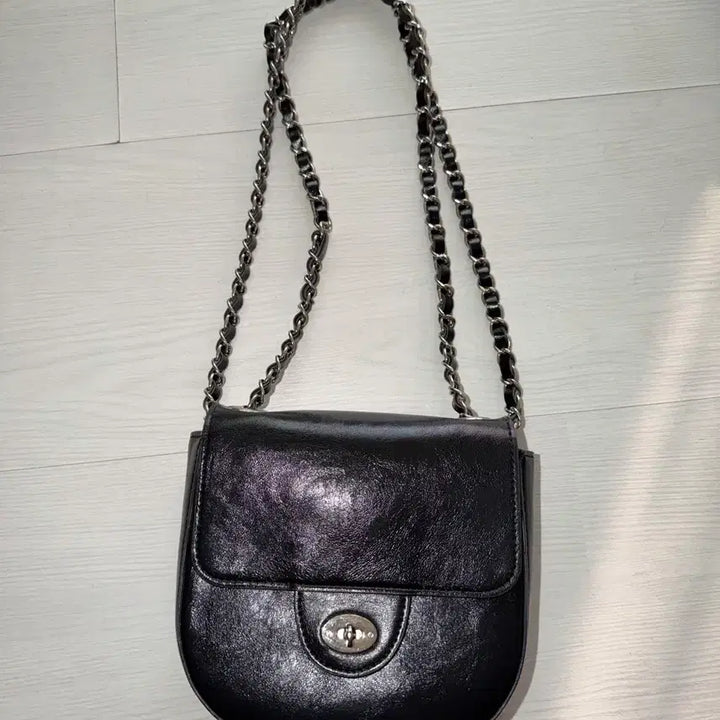 [BUNJANG] Black Chain Crossbody Bag / 블랙 체인 크로스백 가방