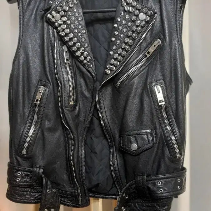 [BUNJANG] Burberry Prosum Spike Studded Leather Biker Vest / 버버리프로썸 스파이크스터드 가죽 바이커 베스트