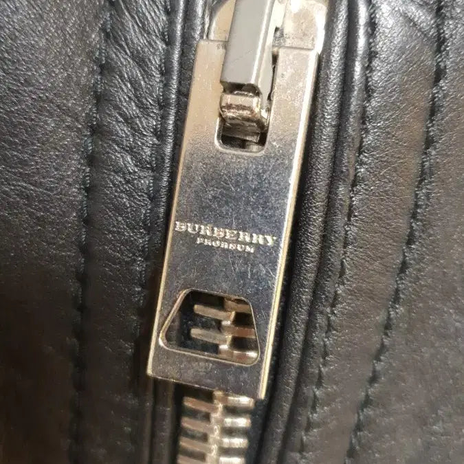 [BUNJANG] Burberry Prosum Spike Studded Leather Biker Vest / 버버리프로썸 스파이크스터드 가죽 바이커 베스트