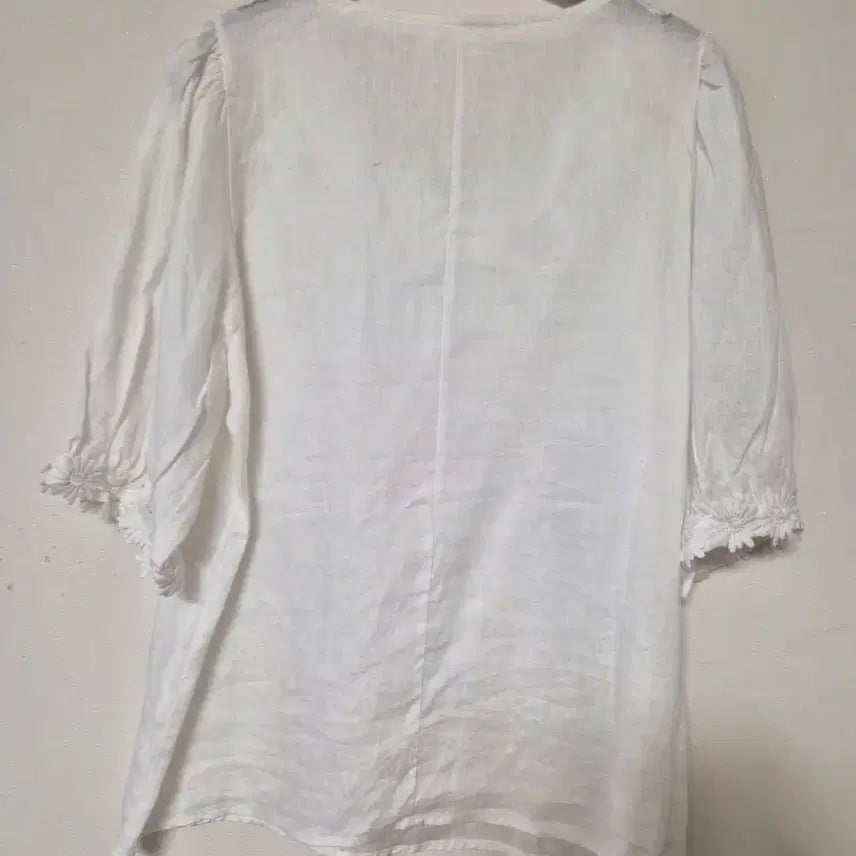 [BUNJANG] White Lace Blouse / 옷장정리) 레이스 장식 화이트 블라우스