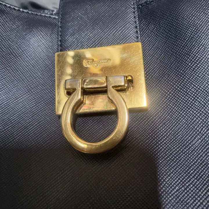 [BUNJANG] Salvatore Ferragamo Tripudio Shoulder Bag / 페라가모 트리폴리오 숄더백