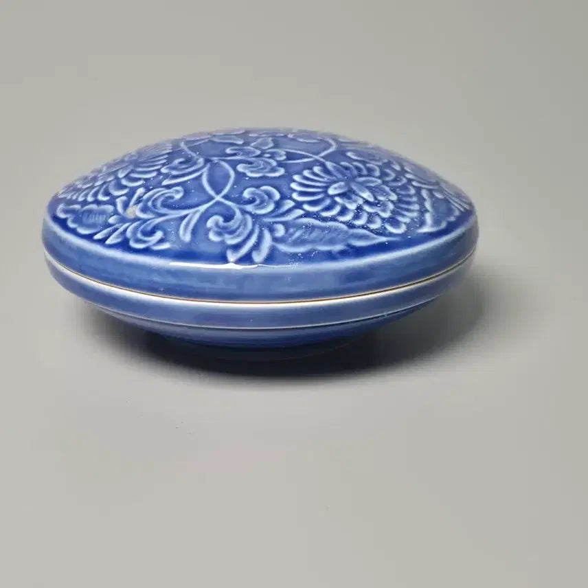 [BUNJANG] Northern Song Dynasty Guan Kiln Ding Ware Celadon Engraved Floral Covered Box / 북송 관요 정요 청유 양각 화문 유개합 중국도자기 골동품 수집품