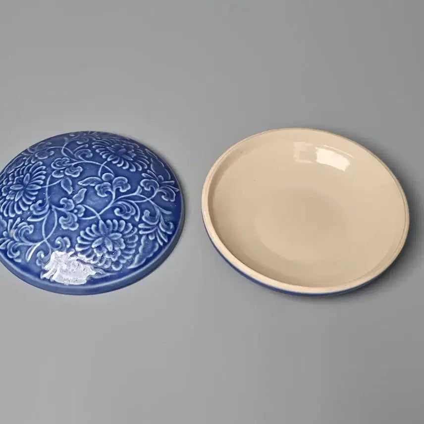 [BUNJANG] Northern Song Dynasty Guan Kiln Ding Ware Celadon Engraved Floral Covered Box / 북송 관요 정요 청유 양각 화문 유개합 중국도자기 골동품 수집품