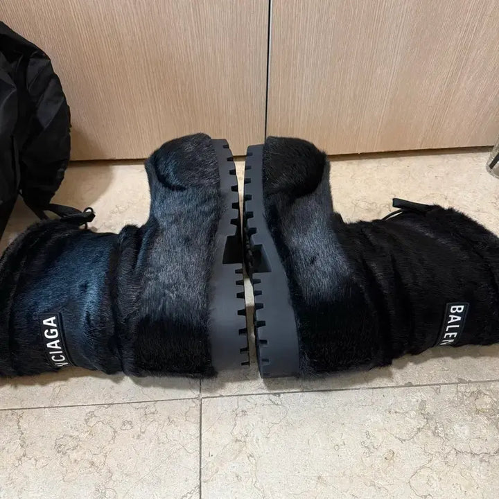 [BUNJANG] Balenciaga Alaska Ski Fur Boots Black / 발렌시아가 알래스카 스키 퍼 부츠 블랙 릭오웬스