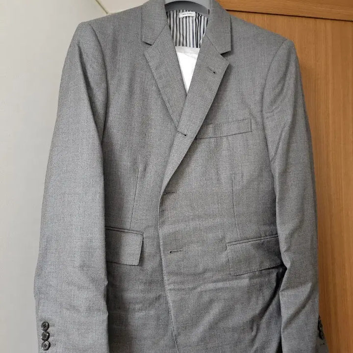 [BUNJANG] Thom Browne Classic Mid-Gray Suit Set / 톰브라운 클래식 미드그레이 수트 정장