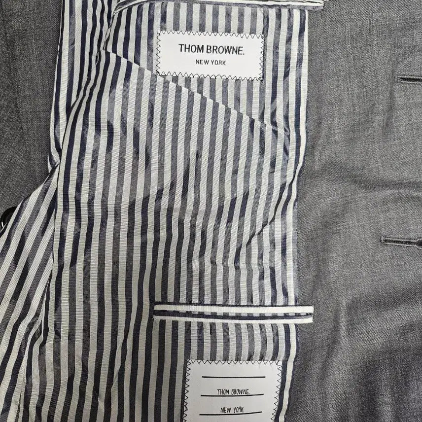 [BUNJANG] Thom Browne Classic Mid-Gray Suit Set / 톰브라운 클래식 미드그레이 수트 정장