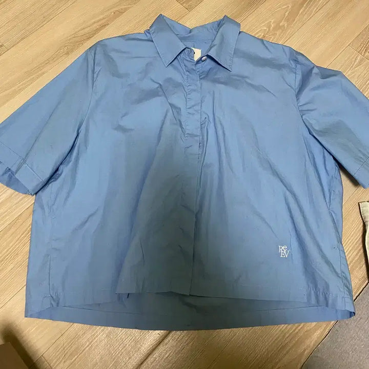 [SOLD OUT] 하늘색반팔 셔츠