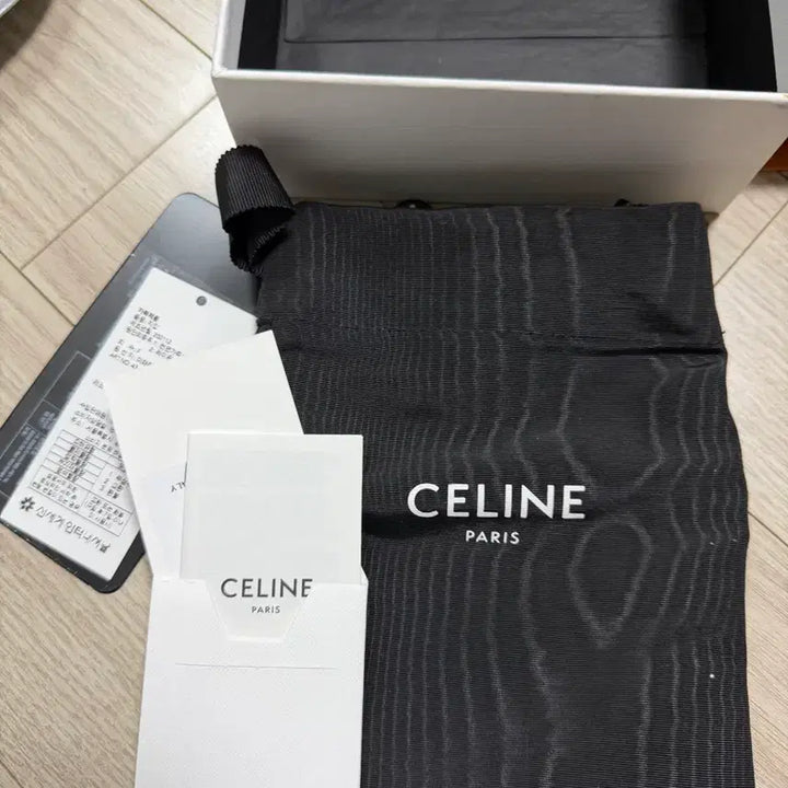 [BUNJANG] Celine Triomphe Ivory Wallet / 셀린느 트리옹프 지갑 아이보리 (S급 100%정품)