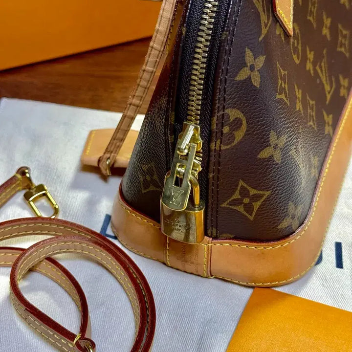 [BUNJANG] Louis Vuitton Alma BB Monogram Handbag / [정품/초특가] 루이비통 알마 BB 모노그램