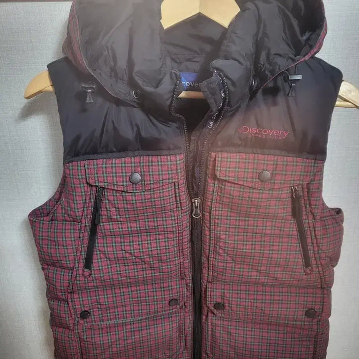 [BUNJANG] Discovery Check Hooded Padded Vest 95 / 디스커버리 체크 후드 패딩조끼 95