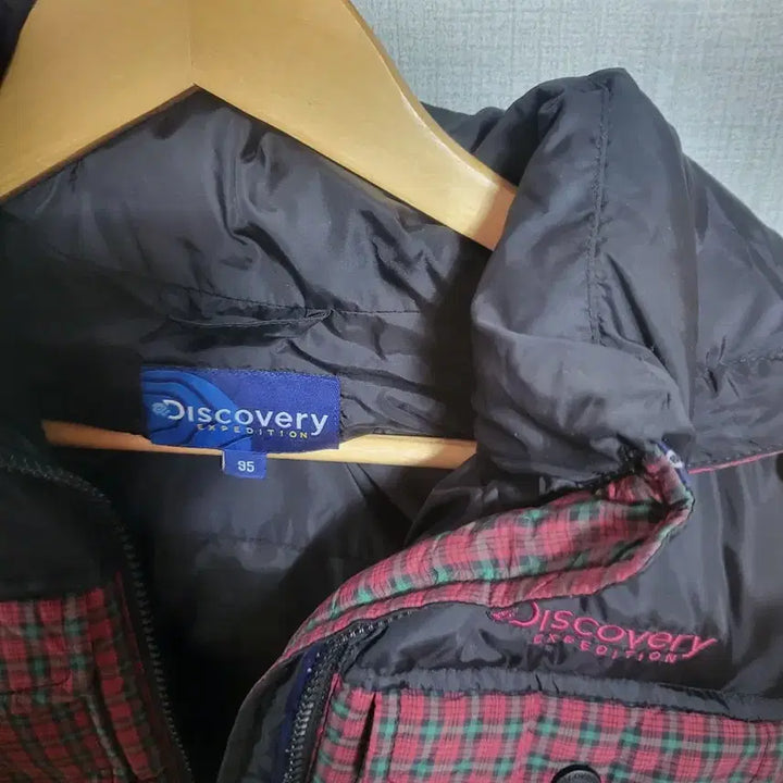 [BUNJANG] Discovery Check Hooded Padded Vest 95 / 디스커버리 체크 후드 패딩조끼 95