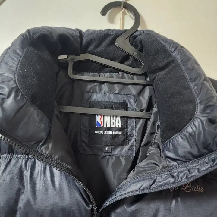 [BUNJANG] NBA Chicago Bulls Black Padded Jumper / nba 시카고불스 검정 패딩 점퍼