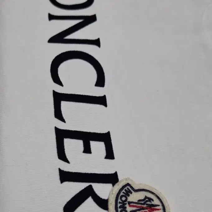 [BUNJANG] Moncler T-Shirt / 몽클레어 반팔티 판매합니다