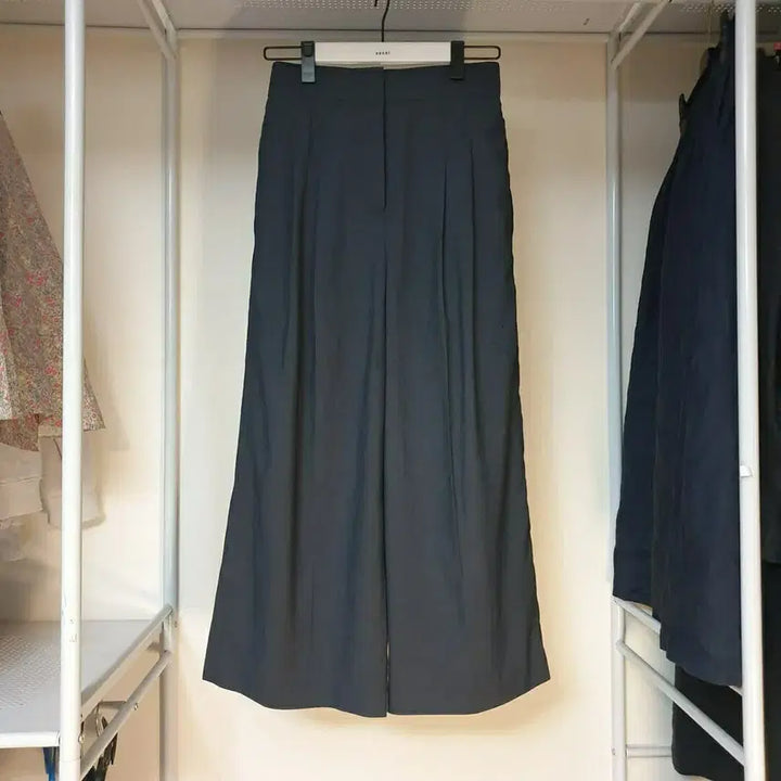 [BUNJANG] LANVIN COLLECTION Linen Blend Two-Tuck Wide Pants / 한섬 LANVIN COLLECTION 랑방컬렉션 린넨혼방 투턱 와이드팬츠