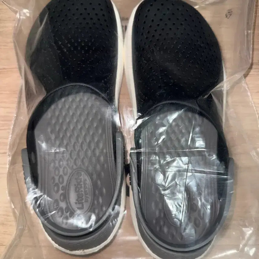 [BUNJANG] Crocs LiteRide Clog Black/Gray / 크록스 라이트 라이드 클로그(블랙/그레이)-미착용!