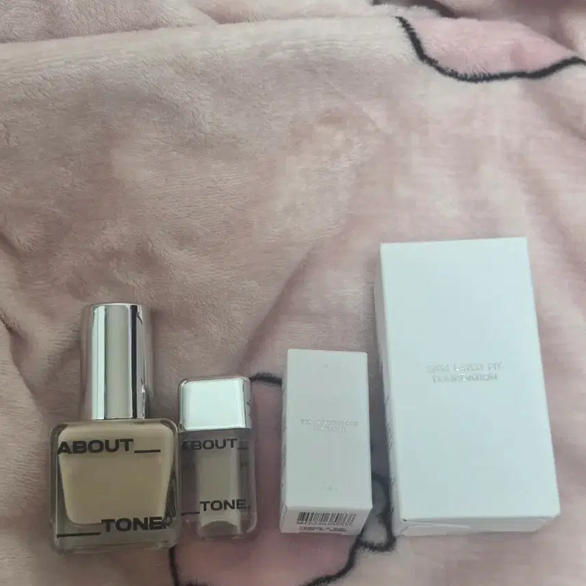 [BUNJANG] Aboutone Foundation & Concealer Bundle Set / 어바웃톤 파운데이션 + 컨실러 새상품 일괄