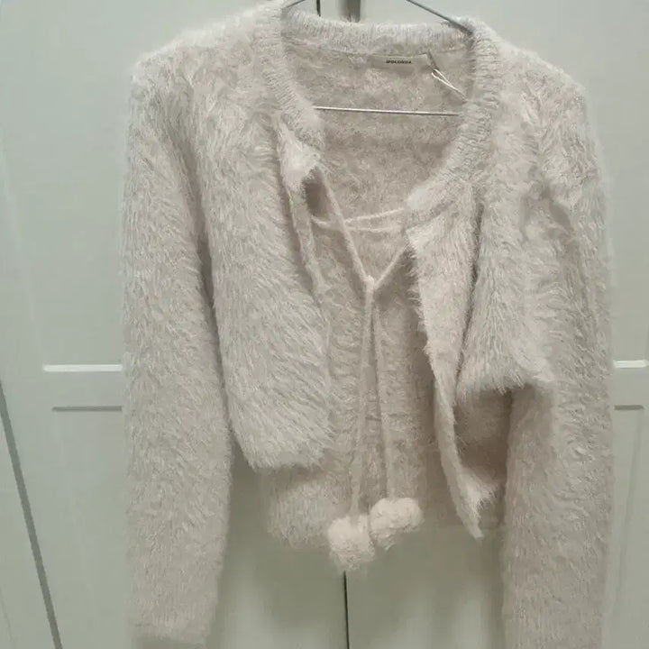 [BUNJANG] Pink Ribbon Angora Knit Cardigan and Tank Top Set / 폼폼 니트 나시 가디건 세트 핑크 리본 방울 앙고라 에이블리
