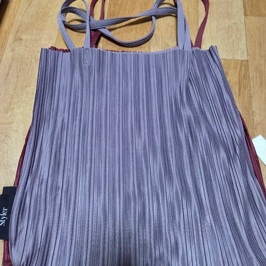 [BUNJANG] Blue of Eachbag Pleats Shoulder Bag / 블루오브 이치백  플리츠 숄더백