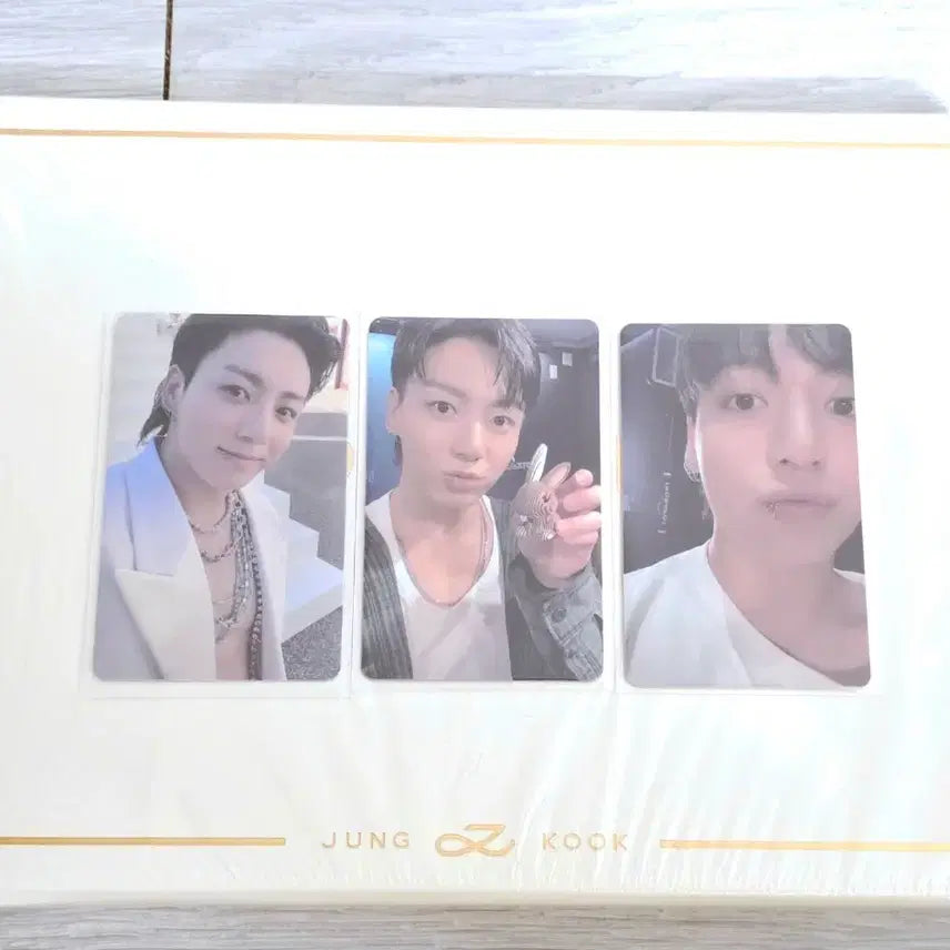 [SOLD OUT] 방탄소년단 BTS 정국 골든 GOLDEN 위버스 특전 PVC 포카 럭드