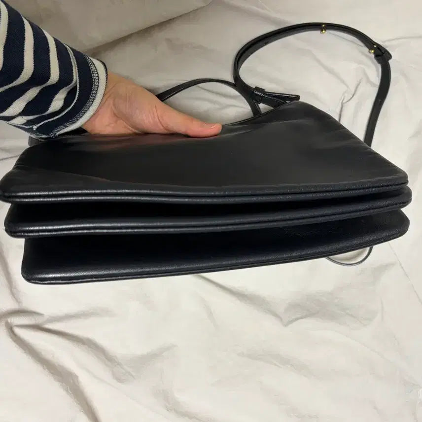 [BUNJANG] Celine Trio Bag Black (Medium) / 셀린느 트리오백 블랙(미디움)