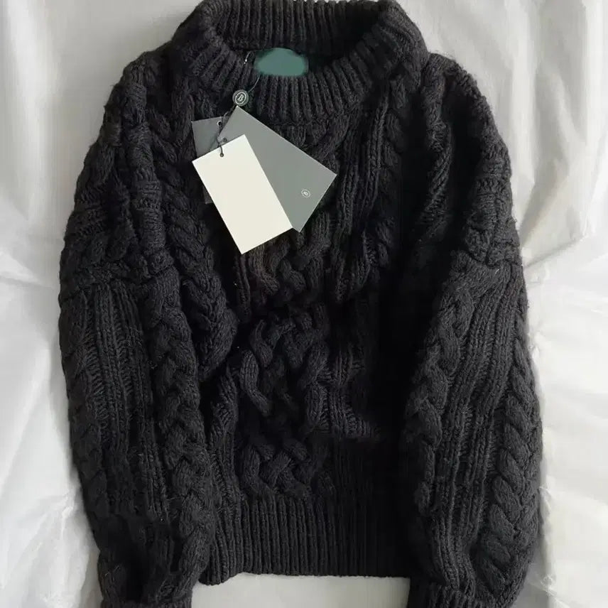 [BUNJANG] Cable Knit Black Sweater / 케이블 니트 블랙 스웨터