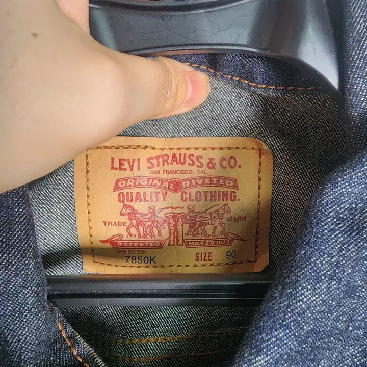 [BUNJANG] Levi's Women's Denim Trucker Jacket / 리바이스 여성 데님 트러커 자켓 90