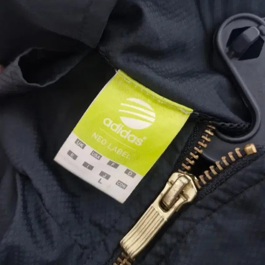 [BUNJANG] Adidas Windbreaker Jacket Black Gold L / 일본 아디다스 바람막이 져지 검골 L