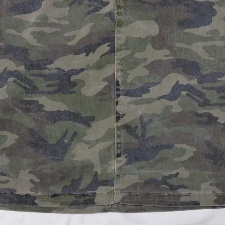 [BUNJANG] Sorridere Camouflage High-Waist Mini Skirt (M) / [Sorridere] 뒷밴딩 카모 4버튼 하이웨이스트 스커트 (M)