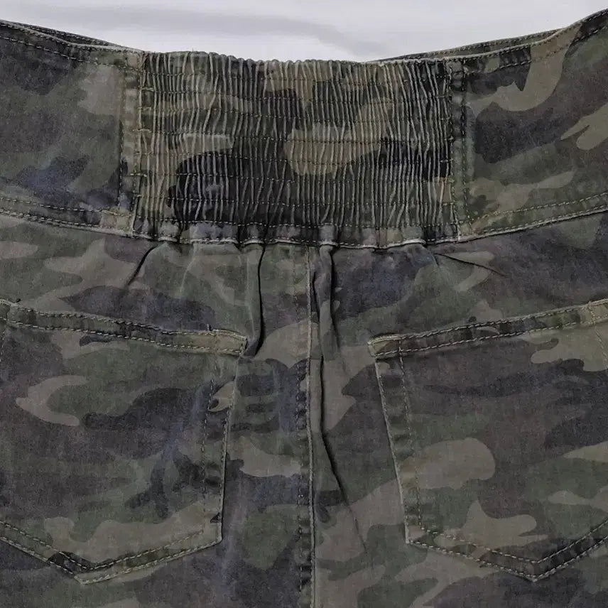 [BUNJANG] Sorridere Camouflage High-Waist Mini Skirt (M) / [Sorridere] 뒷밴딩 카모 4버튼 하이웨이스트 스커트 (M)