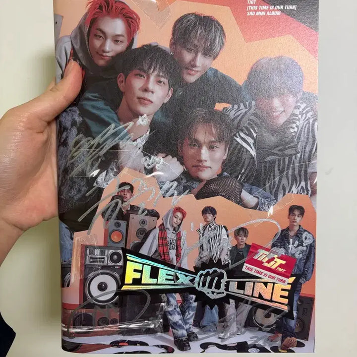 [BUNJANG] Tiot Signed Album / Tiot 싸인 앨범..? 판매합니다