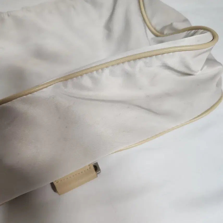[BUNJANG] Matinkim J420 Nylon Buckle Shoulder Bag / J420 마땡킴 버클 나일론 숄더백